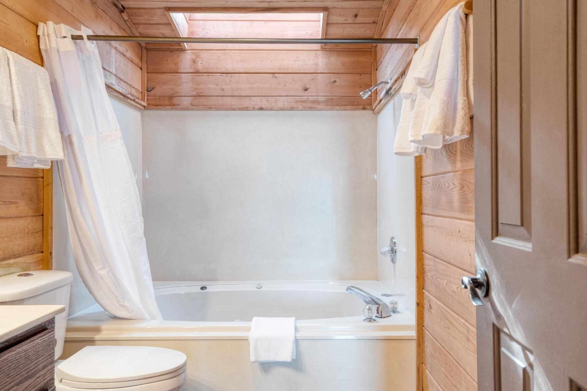 Fontana By Avantstay Gorgeous Mountain Cabin W Views Hot Tub Game Room Gatlinburg Dış mekan fotoğraf