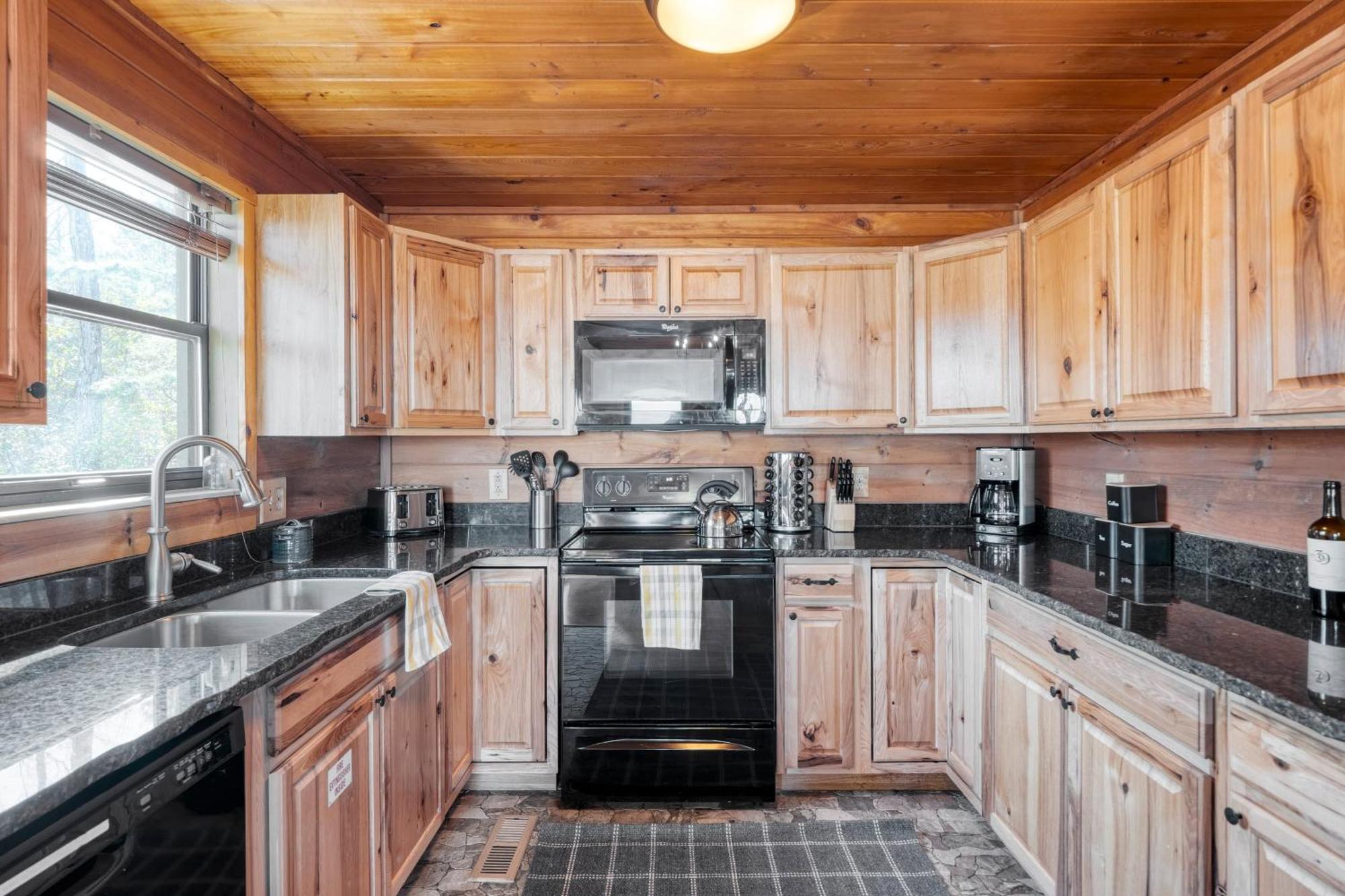 Fontana By Avantstay Gorgeous Mountain Cabin W Views Hot Tub Game Room Gatlinburg Dış mekan fotoğraf
